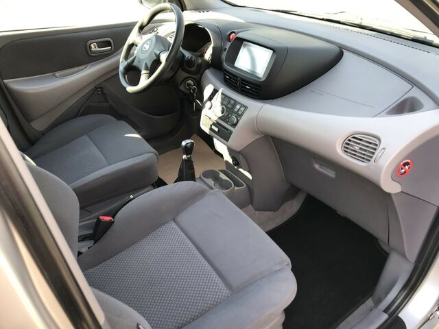 NISSAN Almera Tino Luxury...