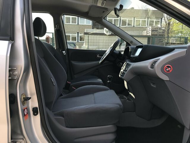 NISSAN Almera Tino Luxury...