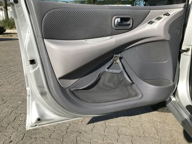 NISSAN Almera Tino Luxury...