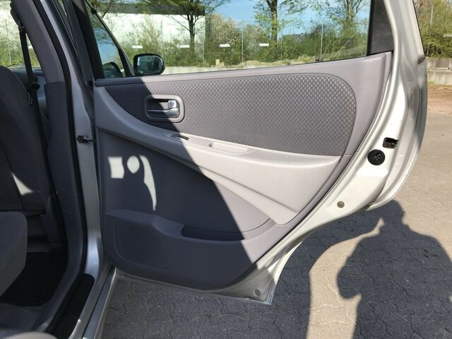 NISSAN Almera Tino Luxury...