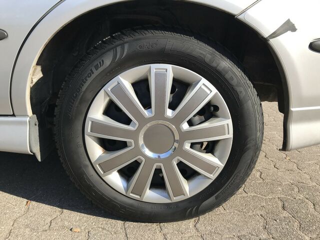 NISSAN Almera Tino Luxury...