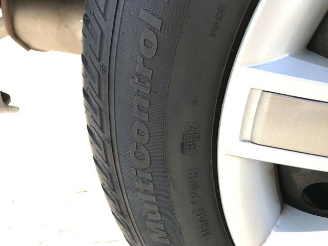 NISSAN Almera Tino Luxury...