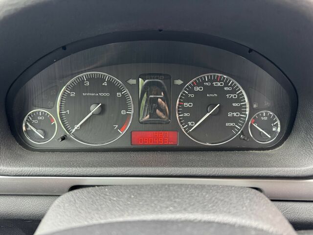 PEUGEOT 407 1. Hand nur 91tkm Kampfspuren...