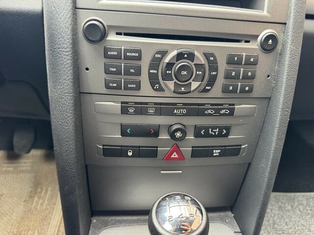 PEUGEOT 407 1. Hand nur 91tkm Kampfspuren...