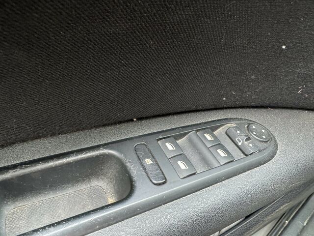 PEUGEOT 407 1. Hand nur 91tkm Kampfspuren...