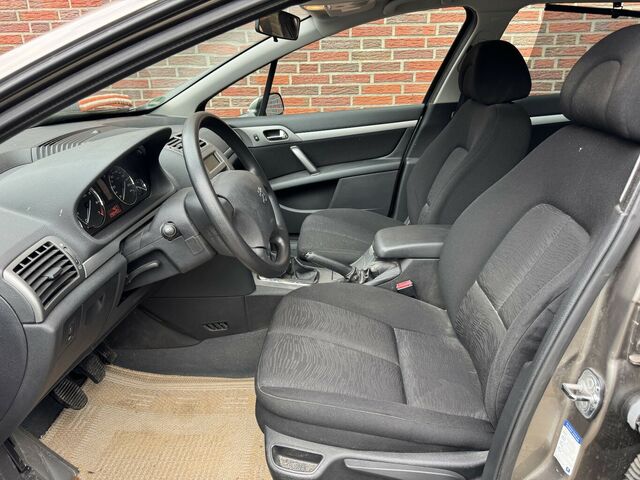 PEUGEOT 407 1. Hand nur 91tkm Kampfspuren...
