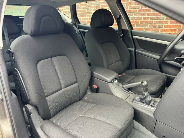 PEUGEOT 407 1. Hand nur 91tkm Kampfspuren...