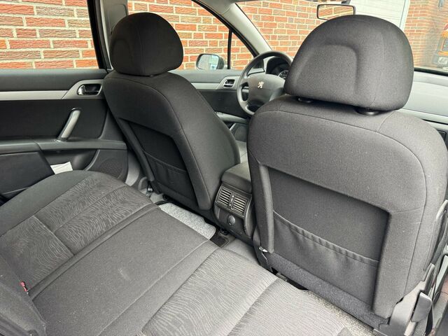 PEUGEOT 407 1. Hand nur 91tkm Kampfspuren...