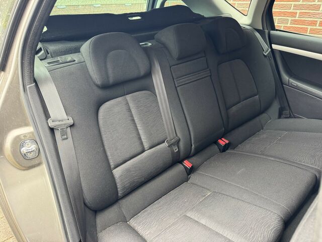 PEUGEOT 407 1. Hand nur 91tkm Kampfspuren...
