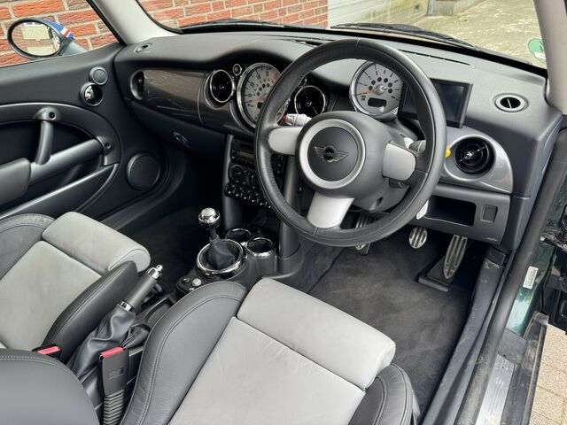MINI Cooper S R53 BMW CLASSIC-FAHRZEUG RECARO LEDER SPERRDIFFERENZIAL RHD...