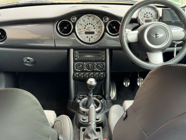 MINI Cooper S R53 BMW CLASSIC-FAHRZEUG RECARO LEDER SPERRDIFFERENZIAL RHD...