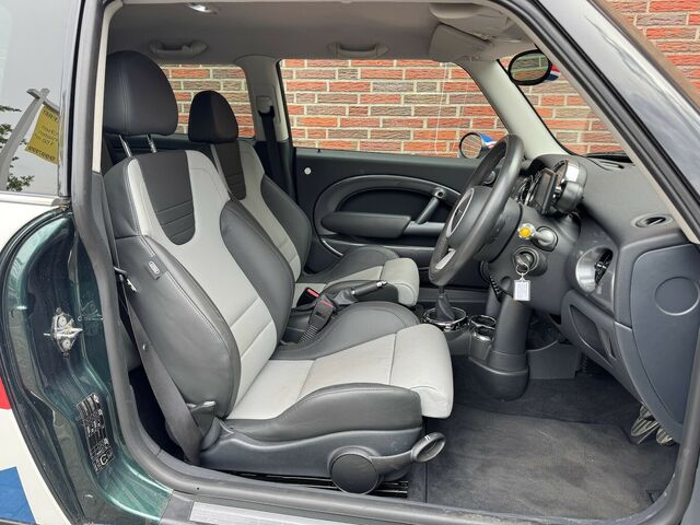 MINI Cooper S R53 BMW CLASSIC-FAHRZEUG RECARO LEDER SPERRDIFFERENZIAL RHD...