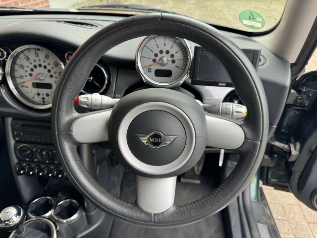 MINI Cooper S R53 BMW CLASSIC-FAHRZEUG RECARO LEDER SPERRDIFFERENZIAL RHD...