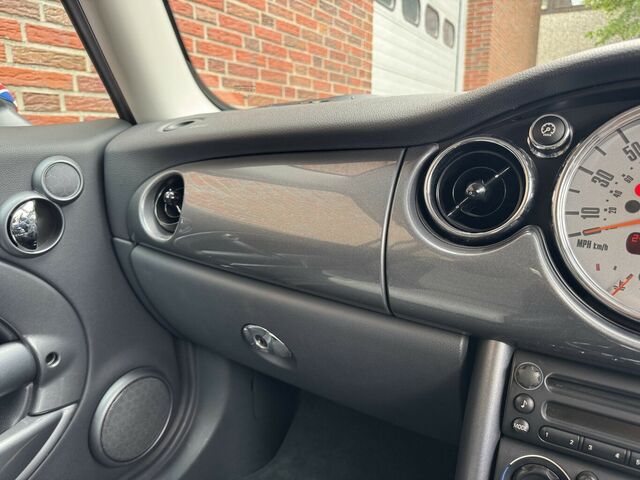 MINI Cooper S R53 BMW CLASSIC-FAHRZEUG RECARO LEDER SPERRDIFFERENZIAL RHD...