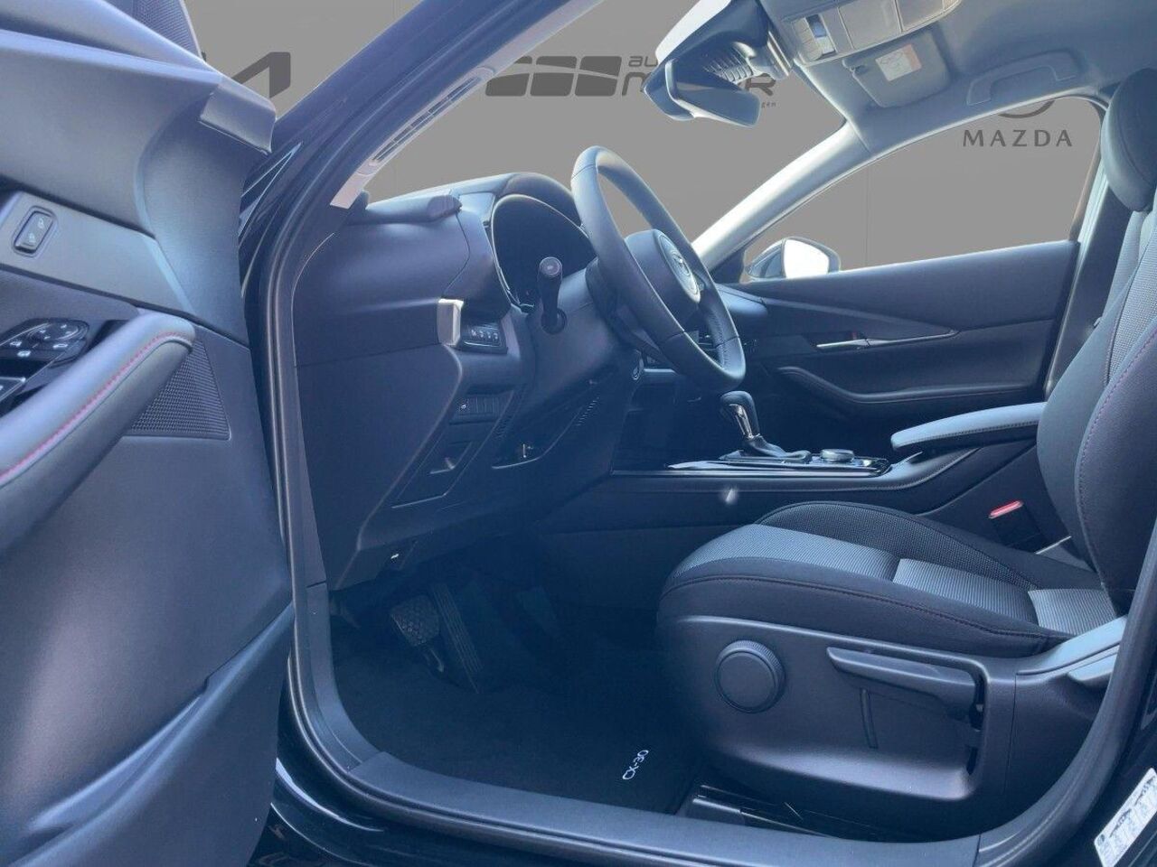 MAZDA CX-30 2.5 SKYACTIV-G HOMURA 140PS FWD *LED*NAVI* Ansicht 6 für Fahrzeugdetailseite