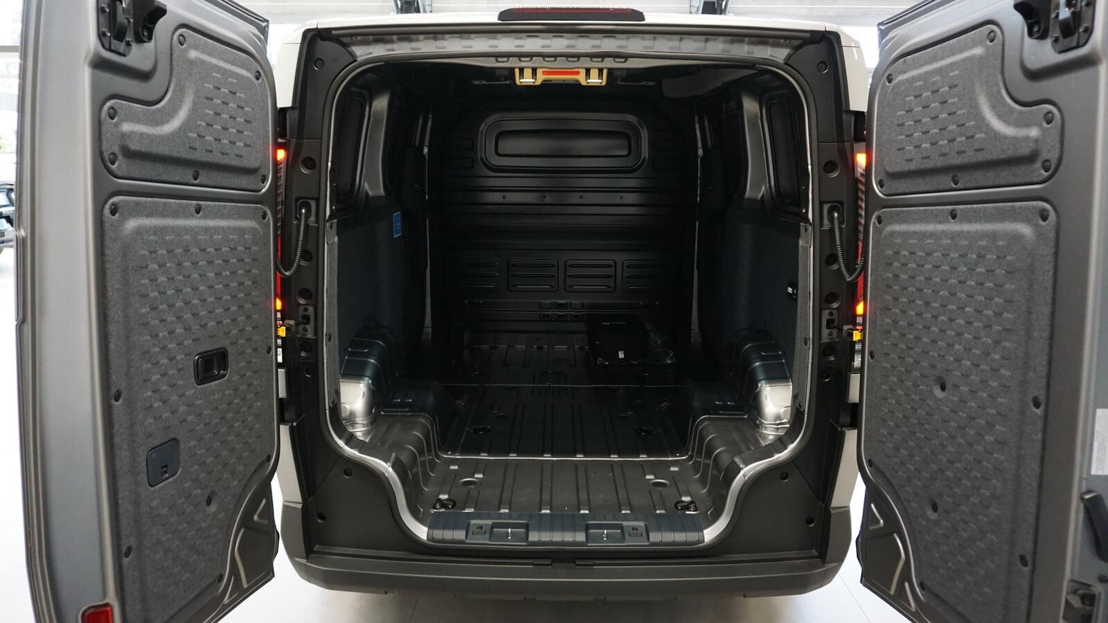 KIA PV5 Cargo L2H1 Elite*Comfort-TecP1*WP*Allwetter* Ansicht 6 für Fahrzeugdetailseite