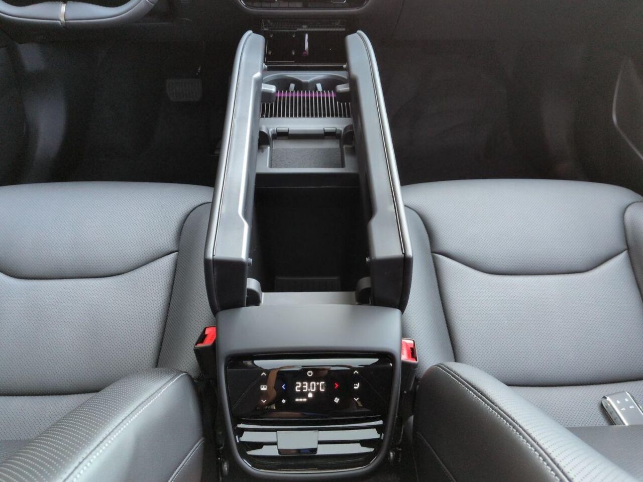 MAZDA CX-6e TAKUMI *HEAD-UP*LED*AMBIENTE*LEDER*360°* Ansicht 10 für Fahrzeugdetailseite