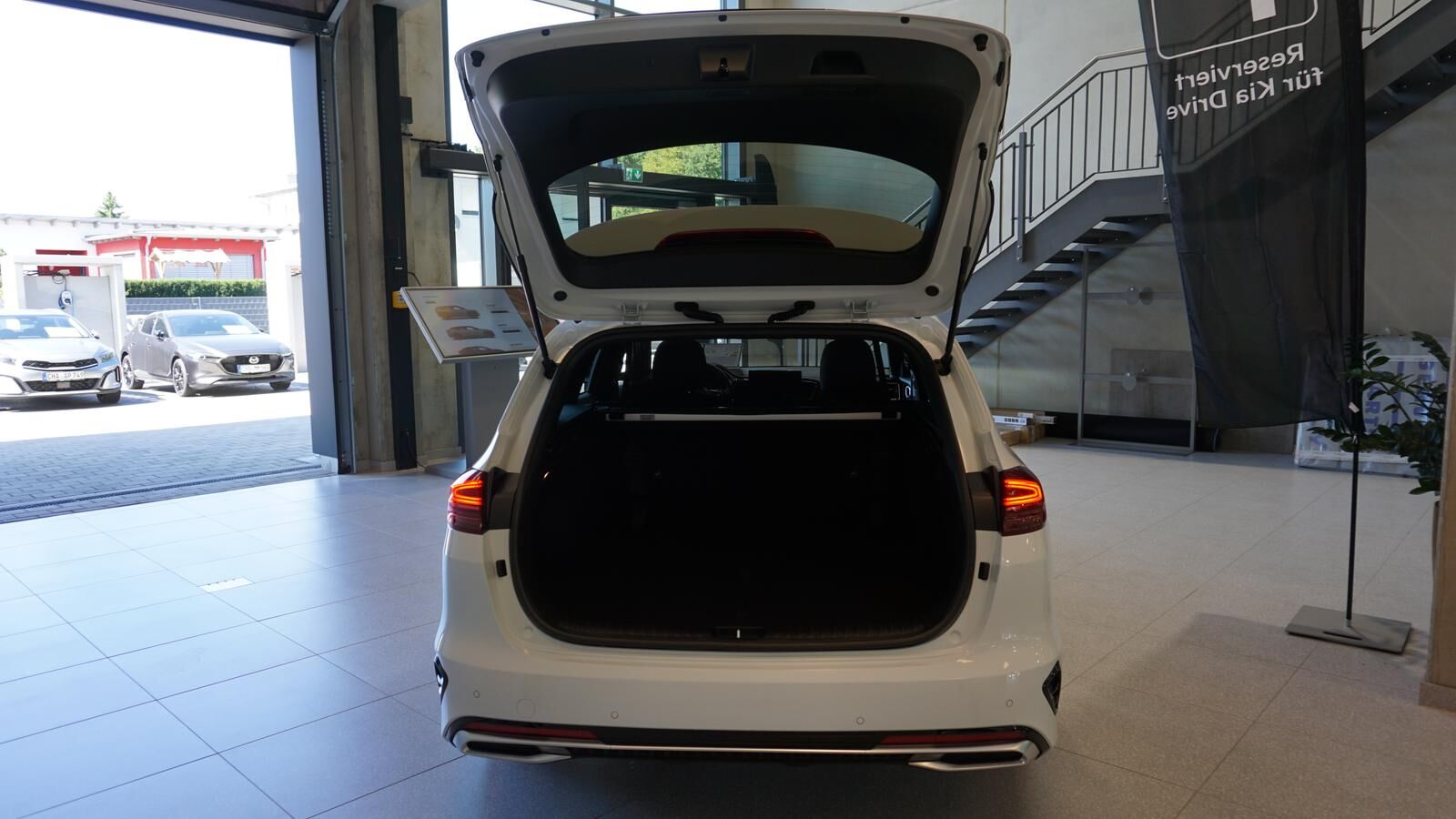 KIA Ceed SW 1.5 TGDI GT-LINE *LED* KAMERA* NAVI* Ansicht 11 für Fahrzeugdetailseite