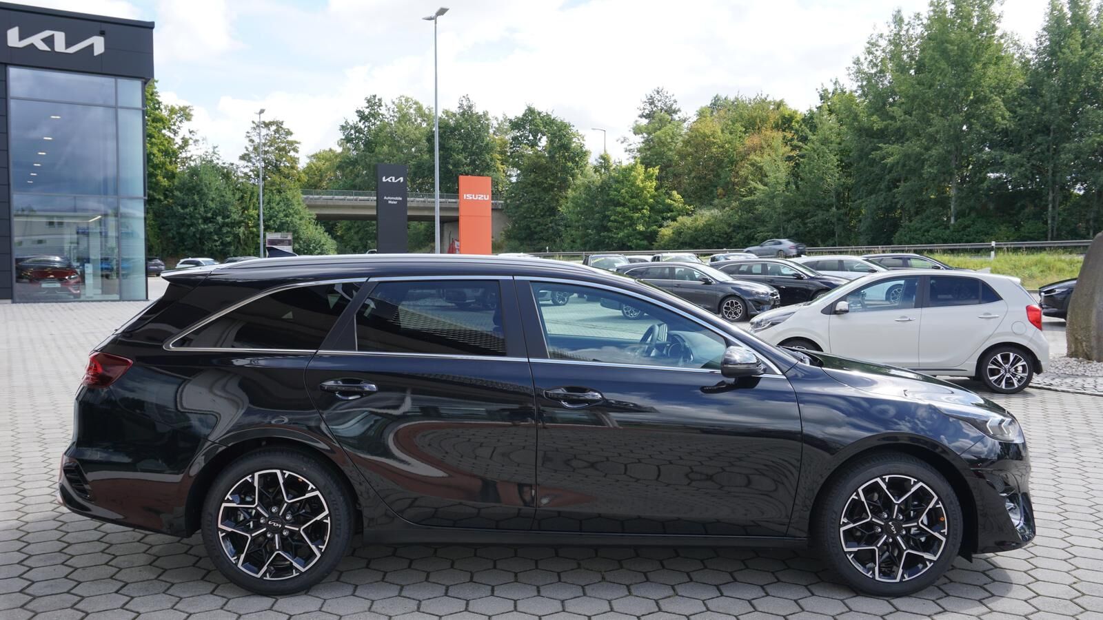 KIA Ceed SW 1.5 TGDI GT-LINE *LED* KAMERA* NAVI* Ansicht 4 für Fahrzeugdetailseite
