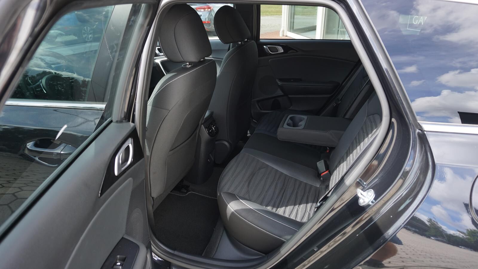 KIA Ceed SW 1.5 TGDI GT-LINE *LED* KAMERA* NAVI* Ansicht 7 für Fahrzeugdetailseite