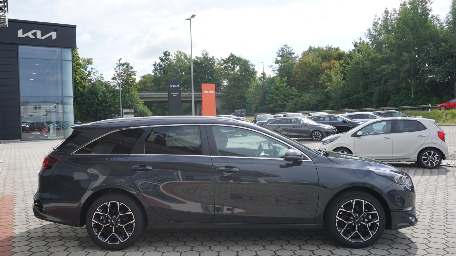 KIA Ceed Sportswagon Ceed SW 1.5 TGDI NIGHTLINE *LED* NAVI* KAMERA* Ansicht 4 für Fahrzeugdetailseite