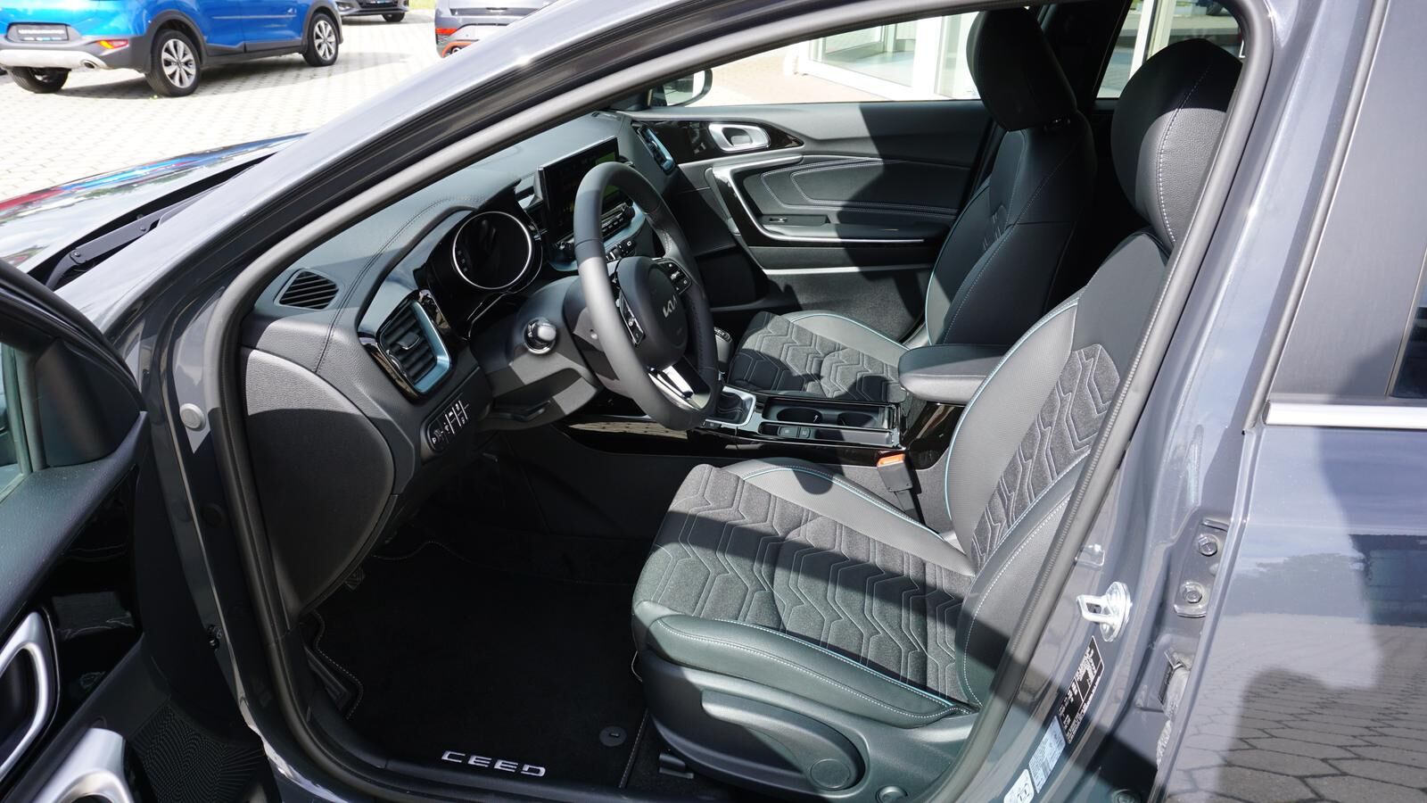 KIA Ceed Sportswagon Ceed SW 1.5 TGDI NIGHTLINE *LED* NAVI* KAMERA* Ansicht 6 für Fahrzeugdetailseite