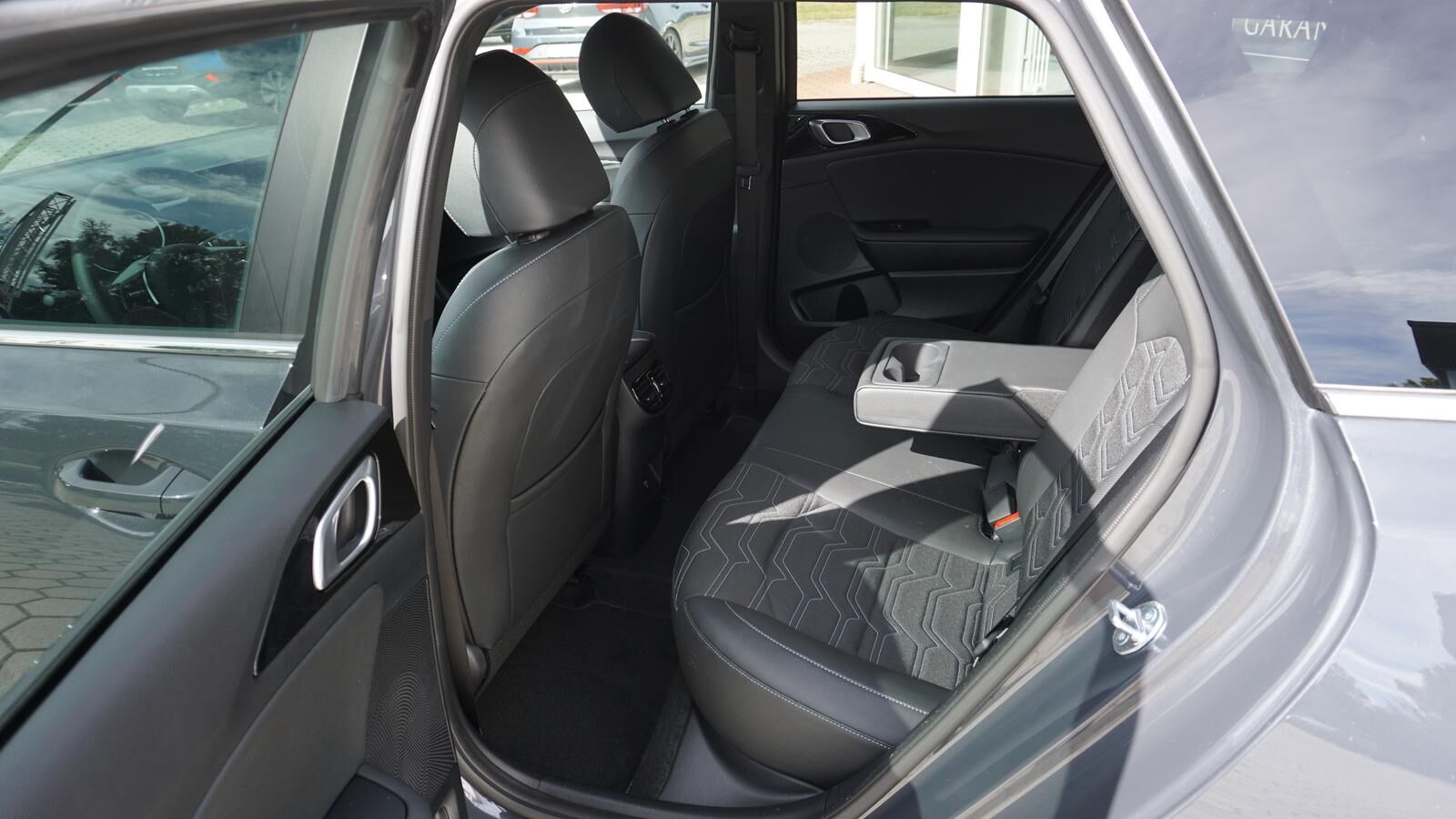 KIA Ceed Sportswagon Ceed SW 1.5 TGDI NIGHTLINE *LED* NAVI* KAMERA* Ansicht 7 für Fahrzeugdetailseite