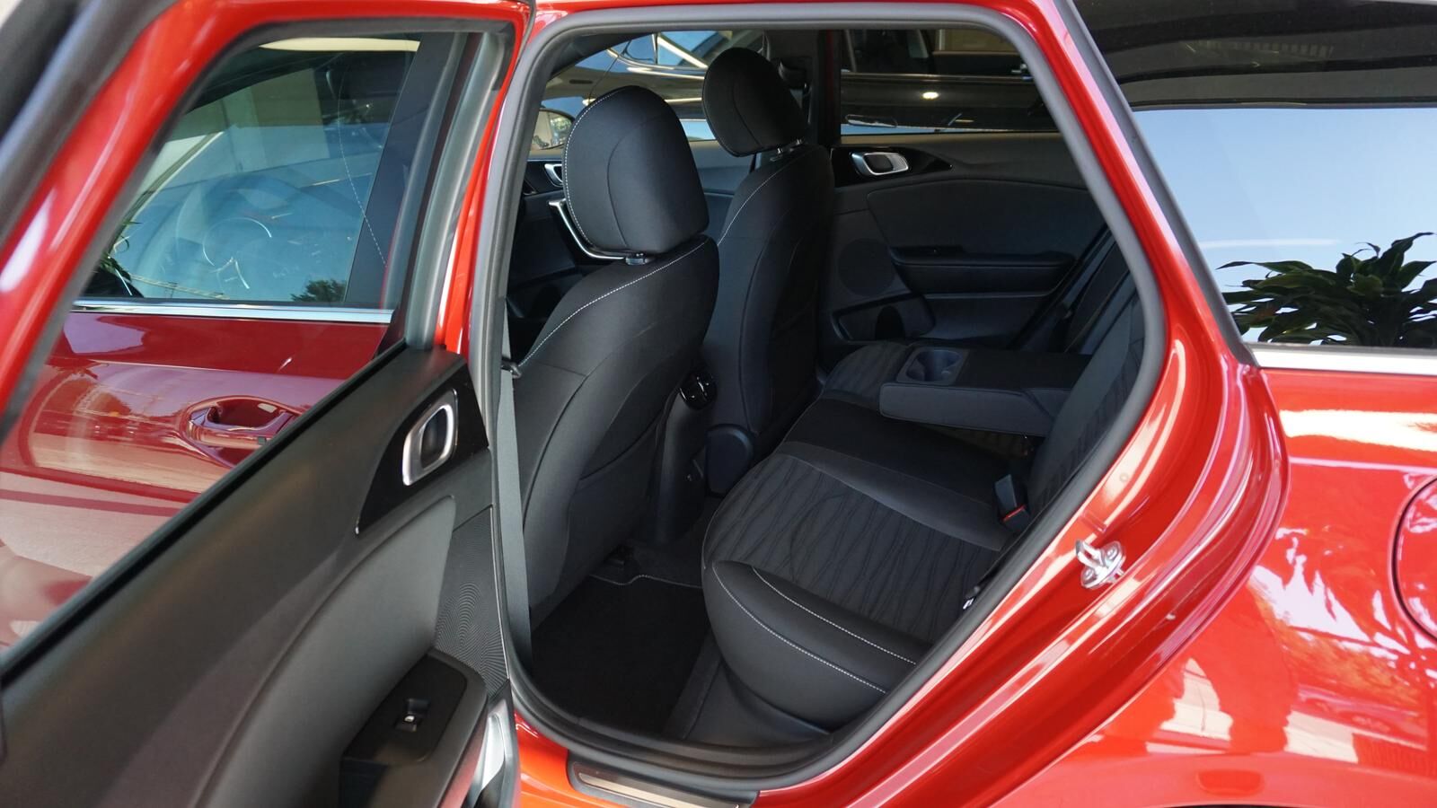 KIA Ceed SW 1.5 TGDI GT-LINE *LED* KAMERA* NAVI* Ansicht 6 für Fahrzeugdetailseite