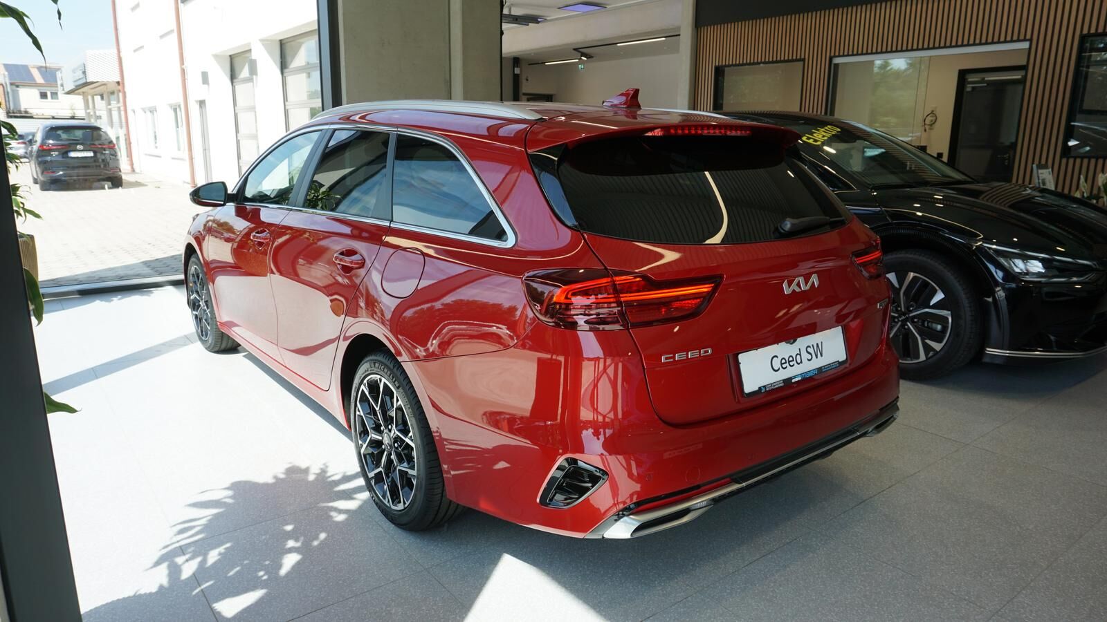 KIA Ceed SW 1.5 TGDI GT-LINE *LED* KAMERA* NAVI* Ansicht 9 für Fahrzeugdetailseite