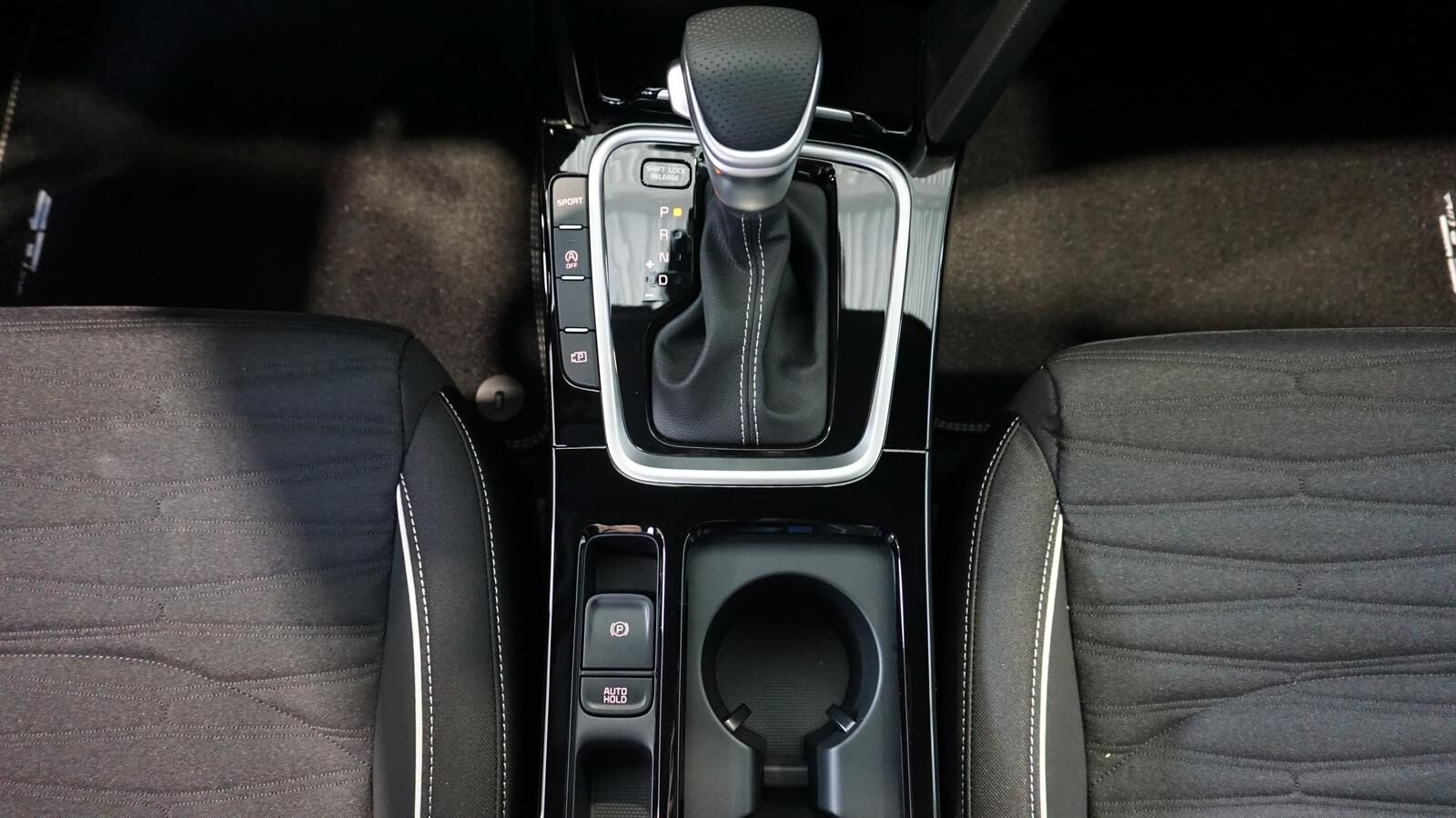 KIA Ceed 1.5 TGDI DCT GT-LINE *LED* KAMERA* NAVI* Ansicht 17 für Fahrzeugdetailseite
