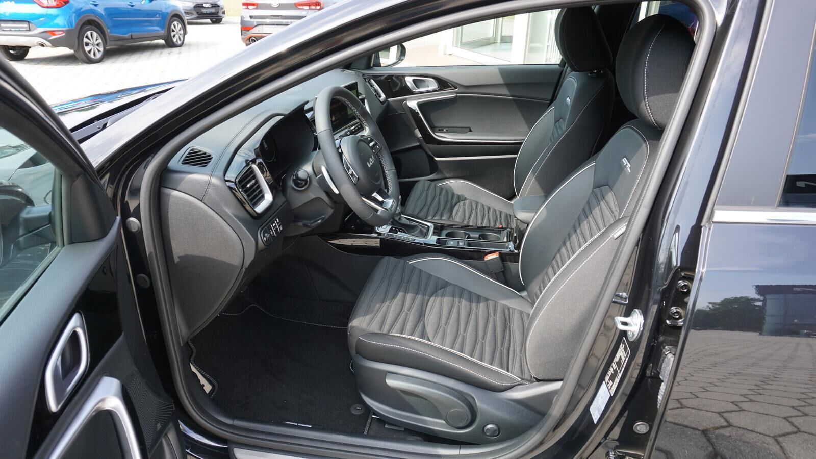 KIA Ceed Sportswagon Ceed SW 1.5 TGDI DCT GT-LINE *LED* NAVI* KAMERA* Ansicht 6 für Fahrzeugdetailseite
