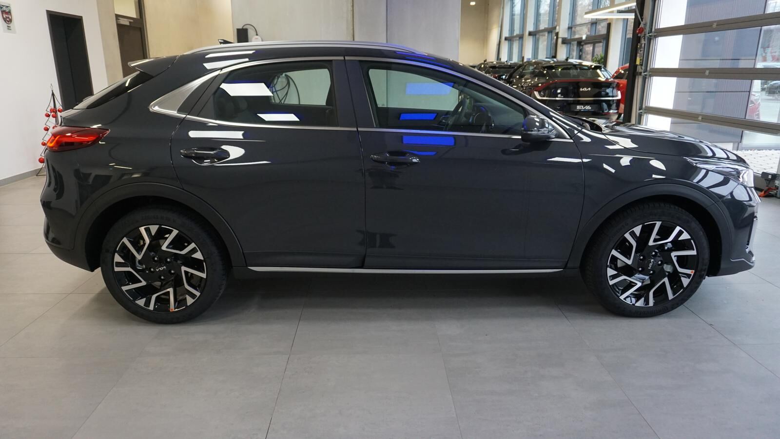 KIA XCeed 1.6 T-GDI DCT7 Spirit *XclusicveP3*Navi* Ansicht 4 für Fahrzeugdetailseite