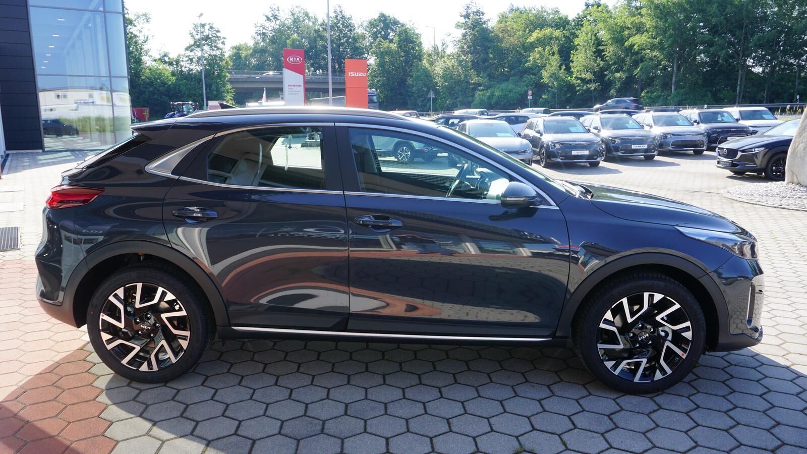 KIA XCeed 1.5 T-GDI SPIRIT *NAVI* KAMERA*LED* Ansicht 3 für Fahrzeugdetailseite