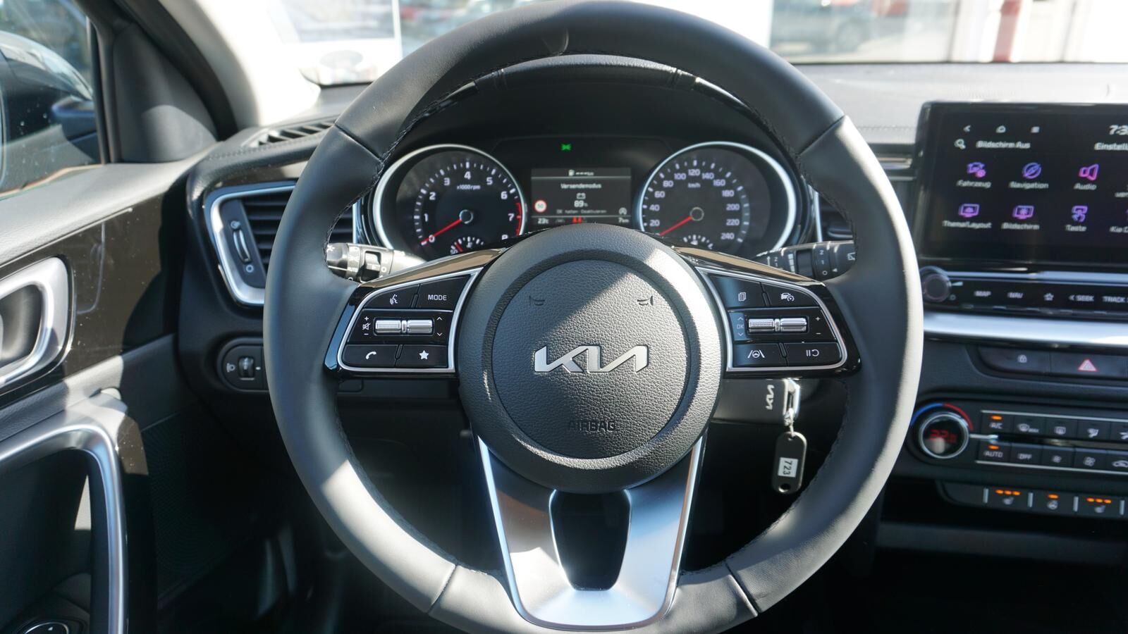 KIA XCeed 1.5 T-GDI SPIRIT *NAVI* KAMERA*LED* Ansicht 8 für Fahrzeugdetailseite