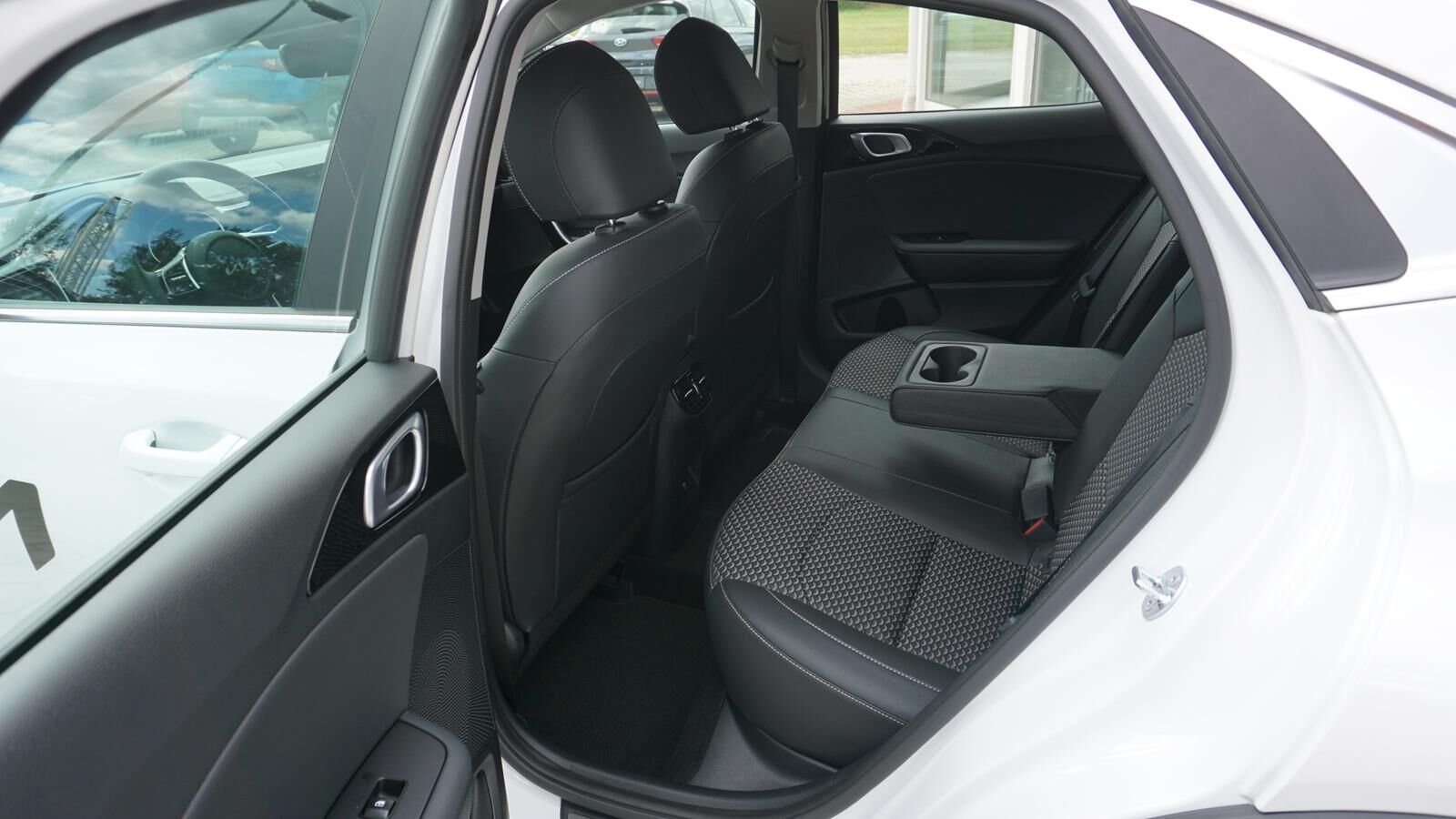 KIA XCeed 1.5 T-GDI SPIRIT Ansicht 7 für Fahrzeugdetailseite