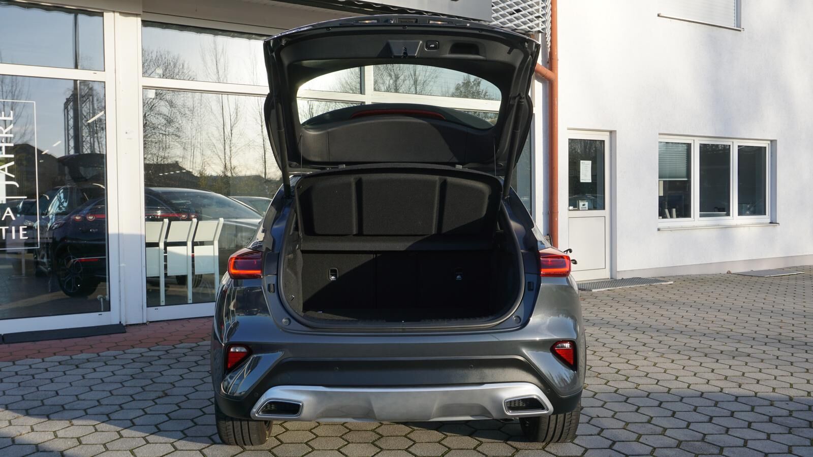 KIA XCeed 1.5 T-GDI 160PS SPIRIT *LED* NAVI* XCL* Ansicht 11 für Fahrzeugdetailseite