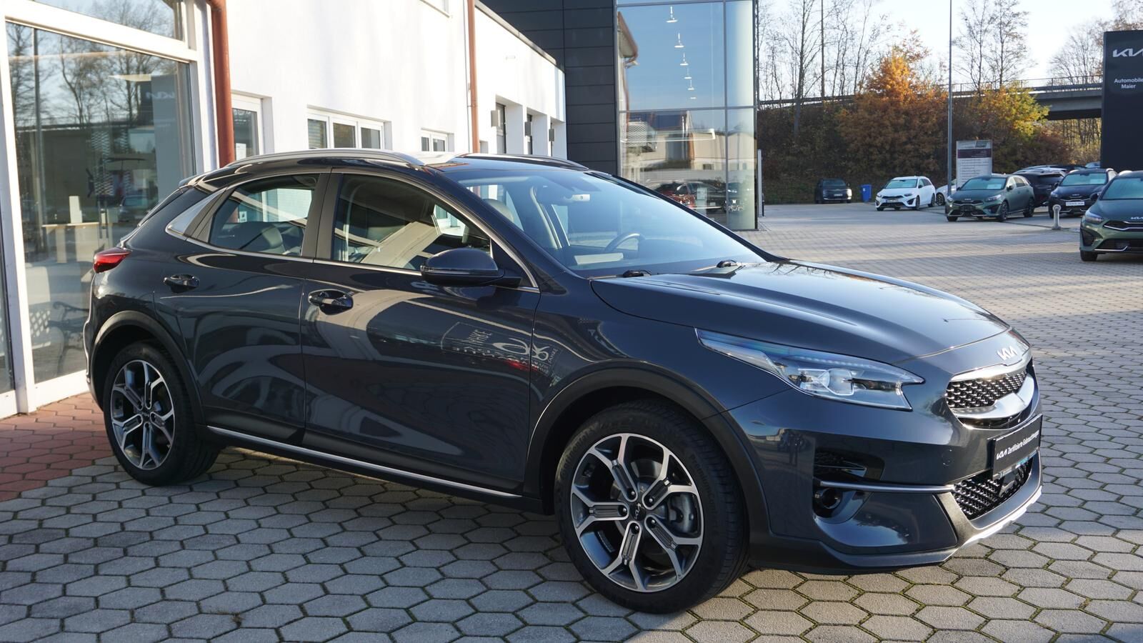 KIA XCeed 1.5 T-GDI 160PS SPIRIT *LED* NAVI* XCL* Ansicht 5 für Fahrzeugdetailseite