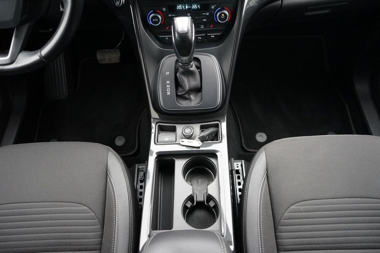 FORD Kuga 2.0 TDCi TITANIUM AWD *BI-XENON*SHZ*AHK* Ansicht 11 für Fahrzeugdetailseite