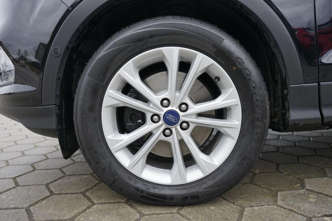 FORD Kuga 2.0 TDCi TITANIUM AWD *BI-XENON*SHZ*AHK* Ansicht 12 für Fahrzeugdetailseite