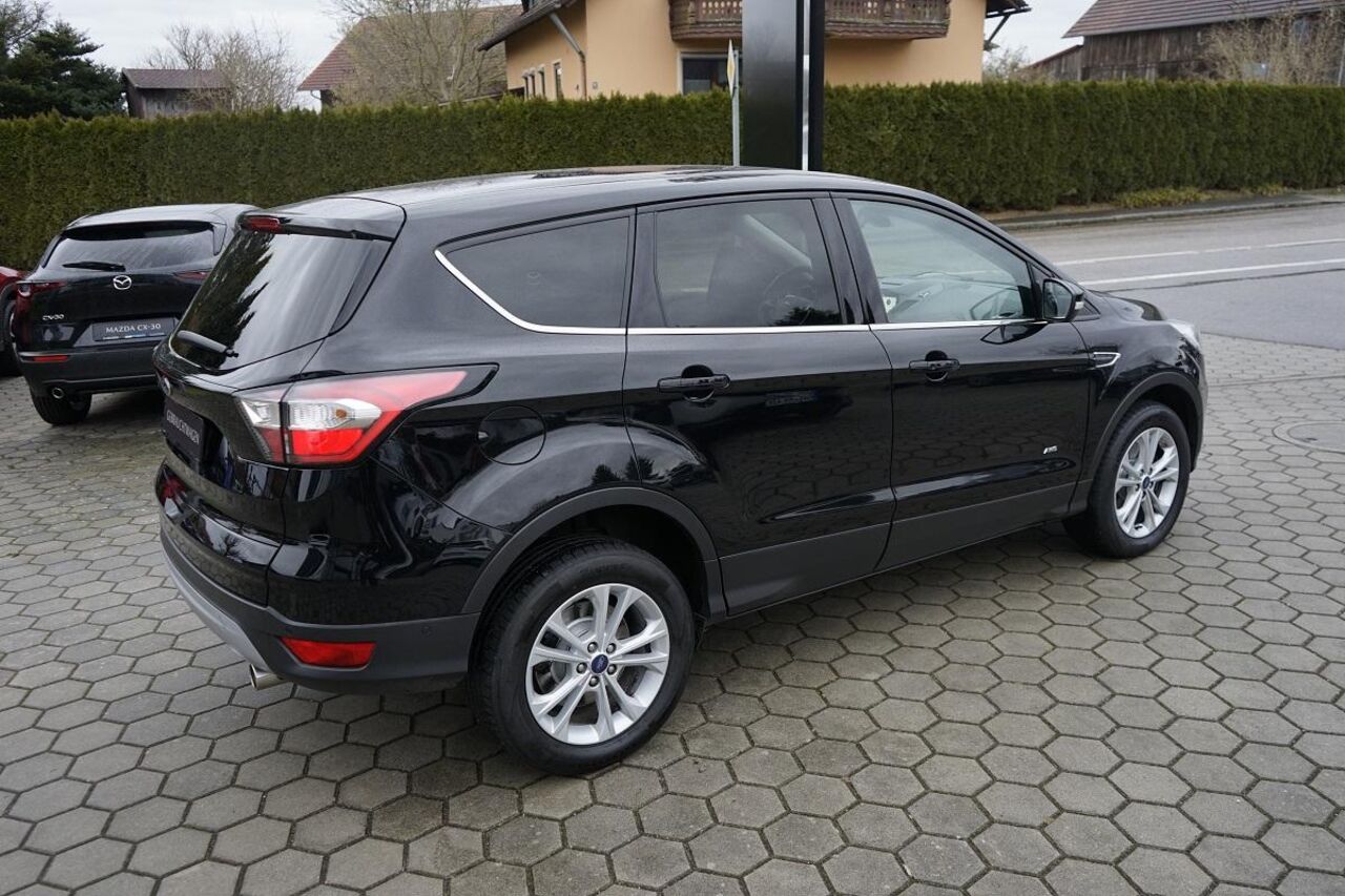 FORD Kuga 2.0 TDCi TITANIUM AWD *BI-XENON*SHZ*AHK* Ansicht 16 für Fahrzeugdetailseite