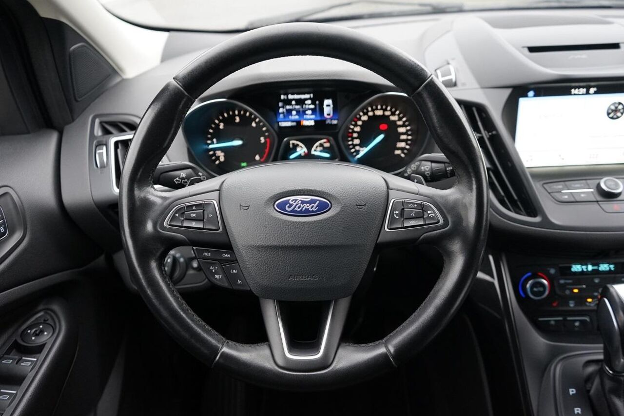 FORD Kuga 2.0 TDCi TITANIUM AWD *BI-XENON*SHZ*AHK* Ansicht 7 für Fahrzeugdetailseite
