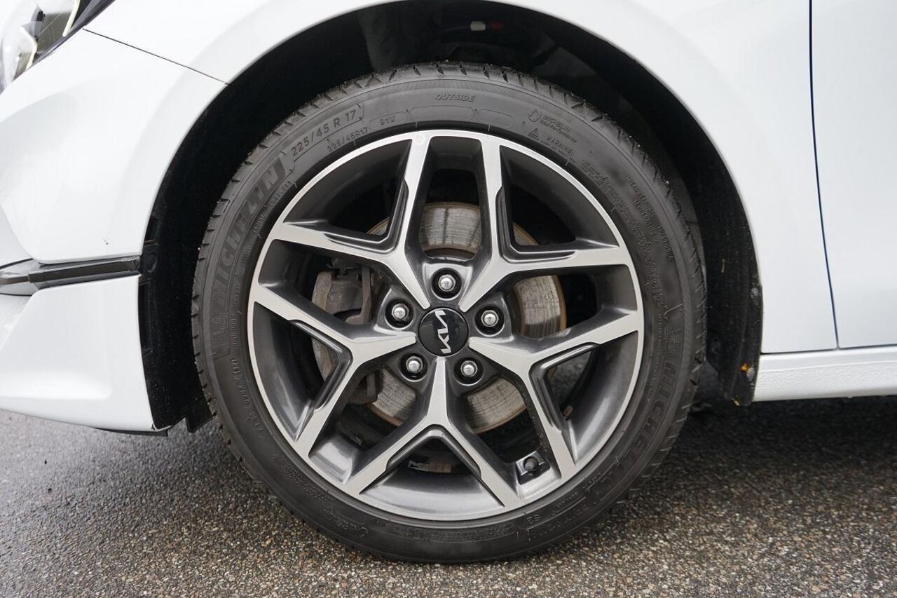 KIA Ceed 1.5 TGDI TEAM SPIRIT *LED*NAVI*KAMERA* Ansicht 13 für Fahrzeugdetailseite