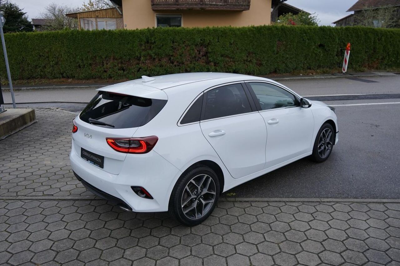 KIA Ceed 1.5 TGDI TEAM SPIRIT *LED*NAVI*KAMERA* Ansicht 17 für Fahrzeugdetailseite