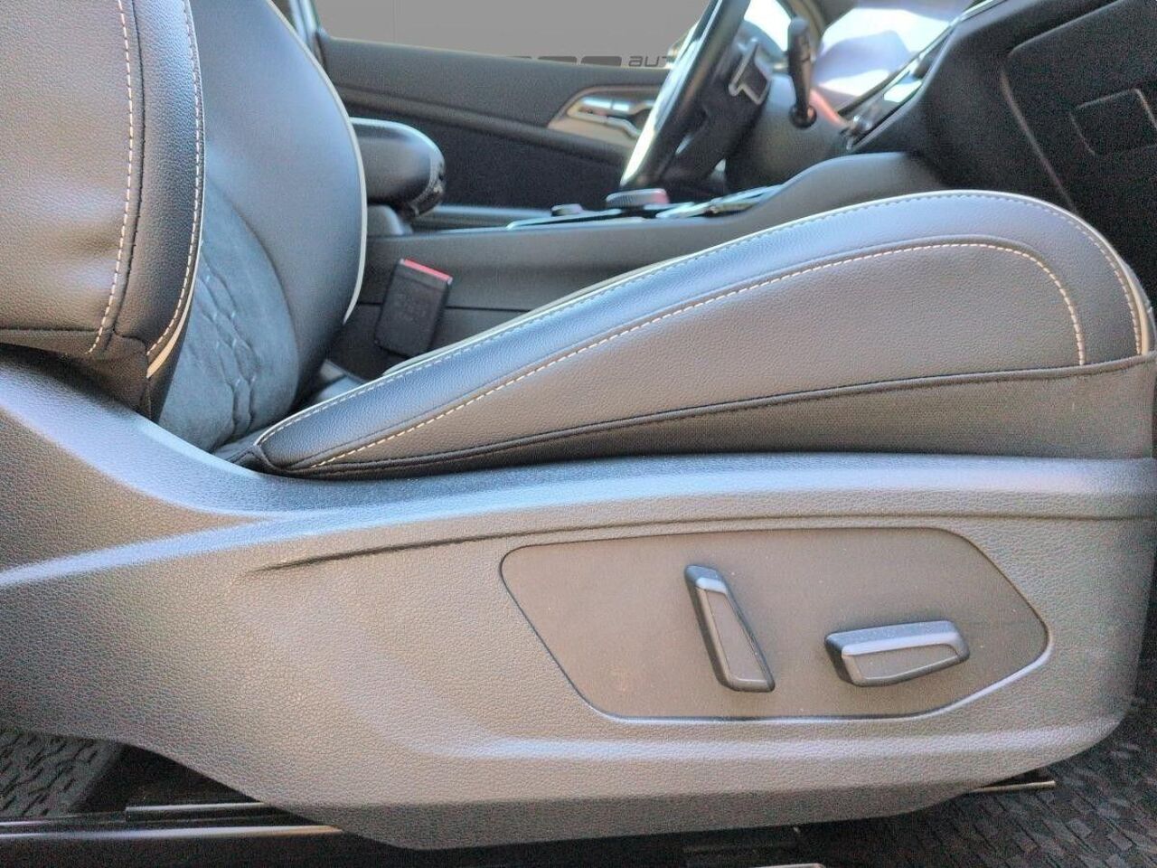 KIA Sportage 1.6TGDI HEV Hybrid GT-LINE *NAVI*KAMERA Ansicht 12 für Fahrzeugdetailseite