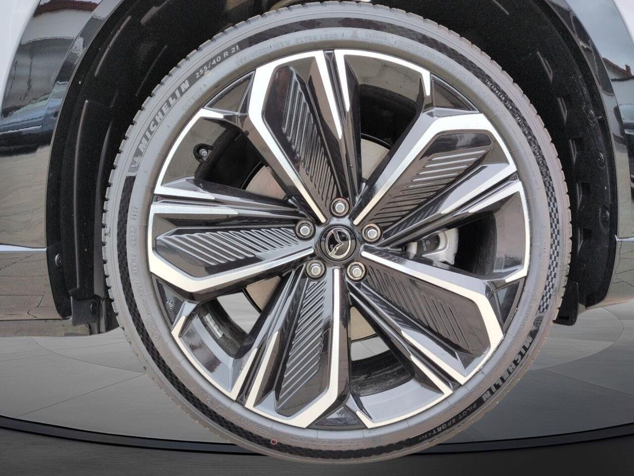 MAZDA CX-6e TAKUMI *HEAD-UP*LED*AMBIENTE*LEDER*360°* Ansicht 11 für Fahrzeugdetailseite