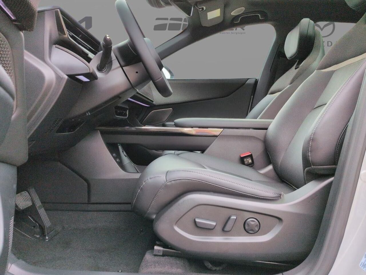 MAZDA CX-6e TAKUMI *HEAD-UP*LED*AMBIENTE*LEDER*360°* Ansicht 6 für Fahrzeugdetailseite
