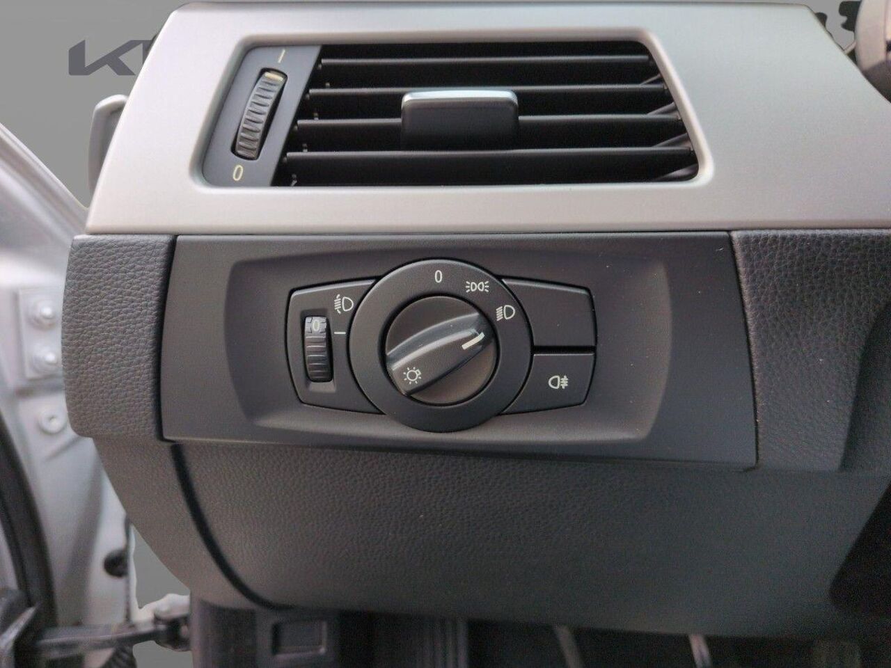 BMW 320 i 2.0 RWD 170PS *RADIO*PDC*CD*KLIMA*AHK* Ansicht 12 für Fahrzeugdetailseite