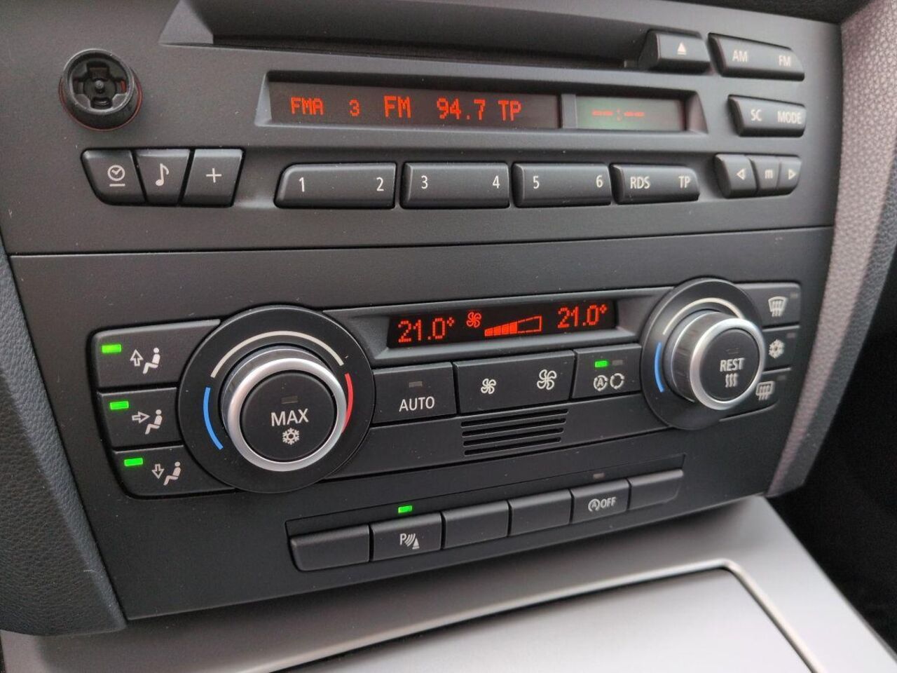 BMW 320 i 2.0 RWD 170PS *RADIO*PDC*CD*KLIMA*AHK* Ansicht 13 für Fahrzeugdetailseite