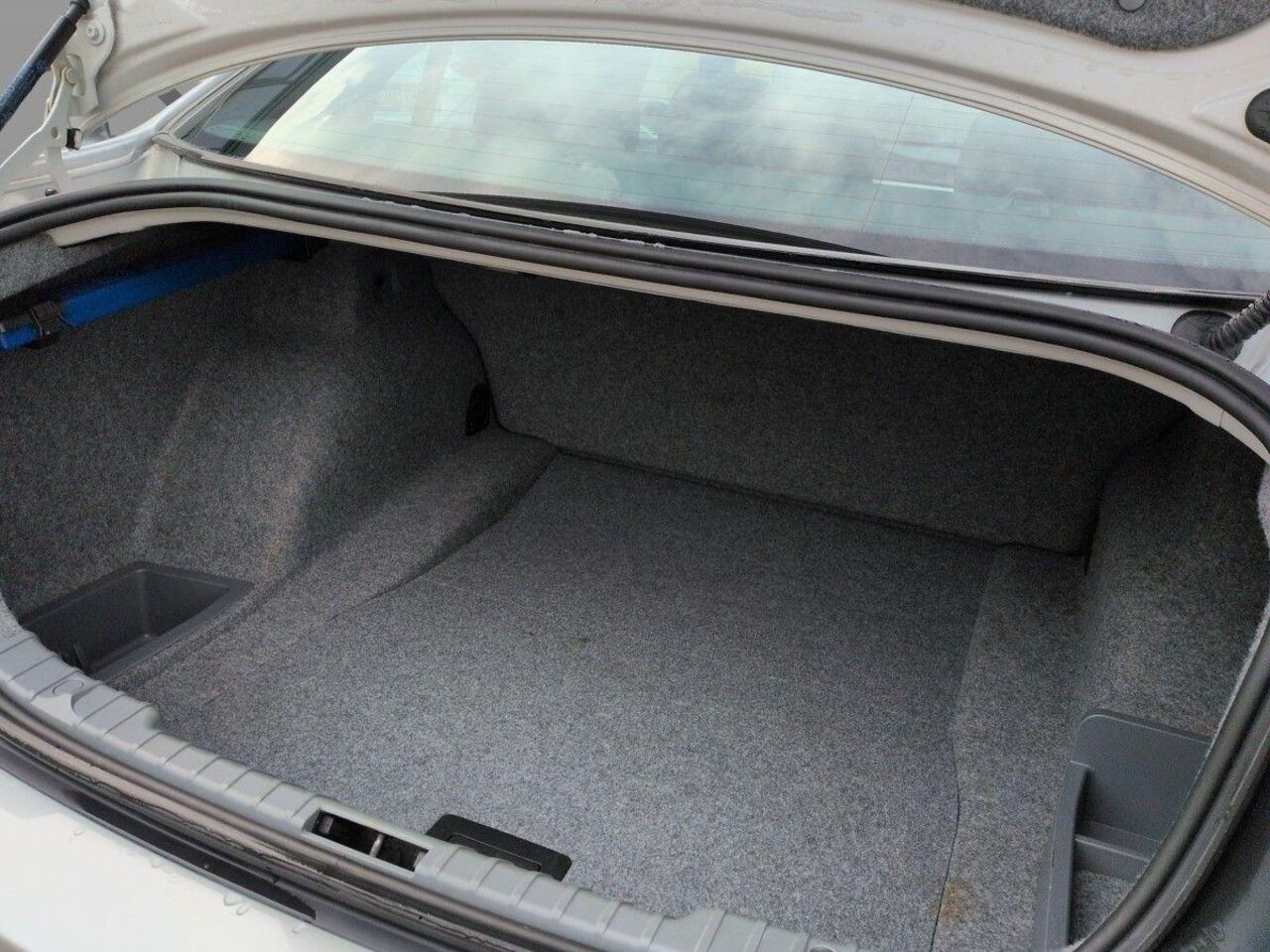 BMW 320 i 2.0 RWD 170PS *RADIO*PDC*CD*KLIMA*AHK* Ansicht 5 für Fahrzeugdetailseite