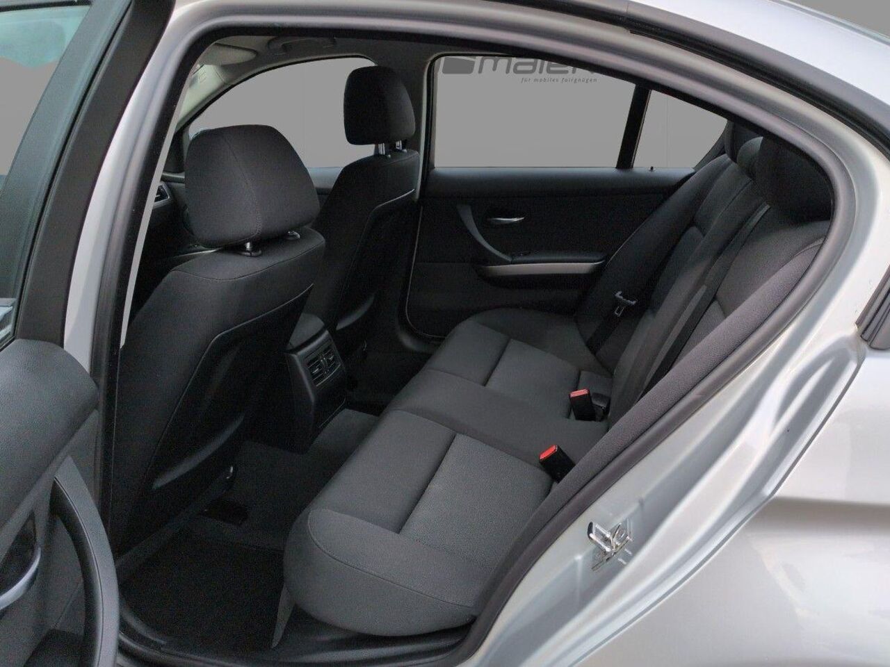 BMW 320 i 2.0 RWD 170PS *RADIO*PDC*CD*KLIMA*AHK* Ansicht 7 für Fahrzeugdetailseite